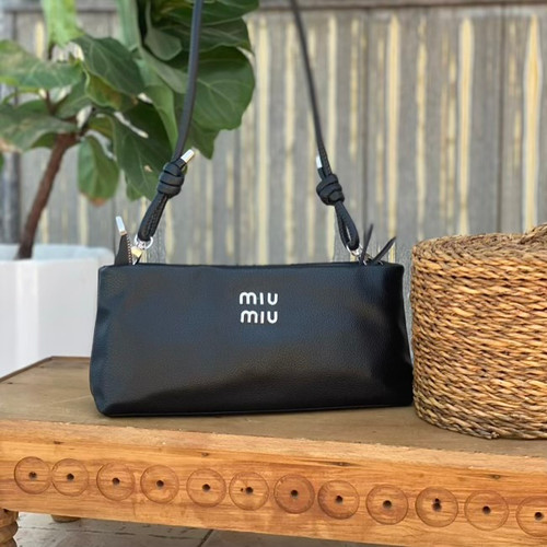 کیف دوشی زنانه miu miu رنگ مشکی کد 5030601