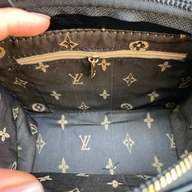 کیف دوشی زنانه LV روسری دار رنگ مشکی کد