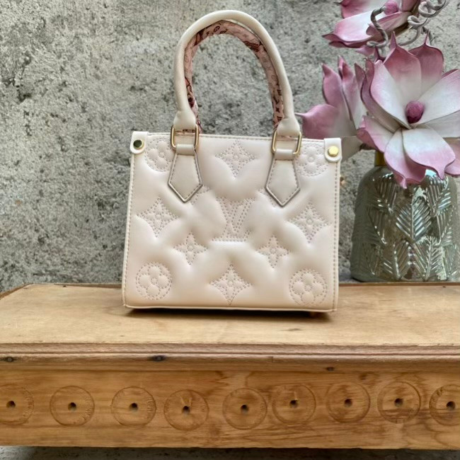 کیف دوشی زنانه LV روسری دار کد